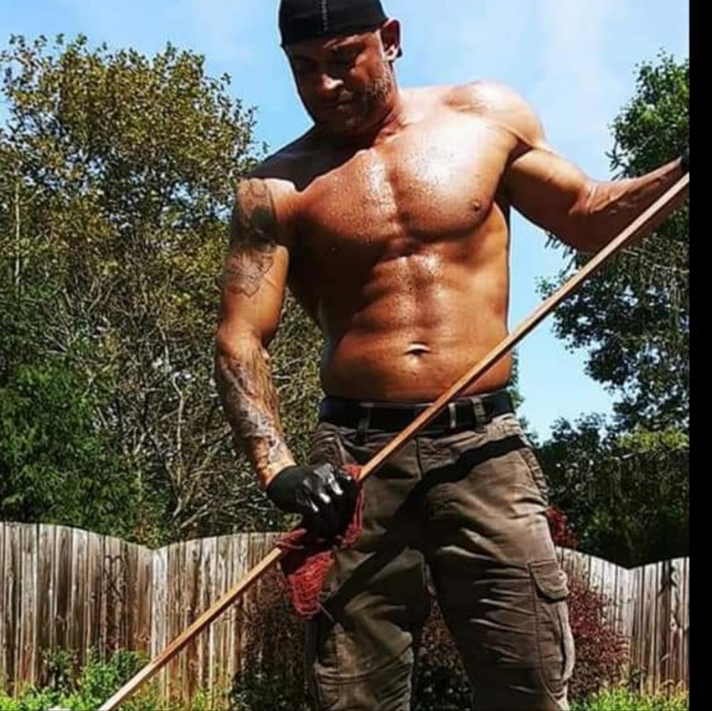 Meet your Posher, RJ